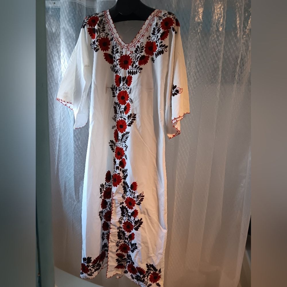 Boho Hand Red Floral Embroidered Mexican Style Tunic Sz M